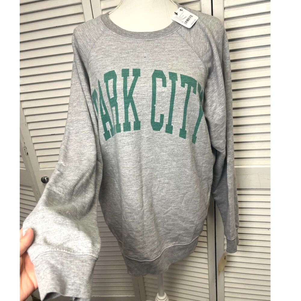 Free People Retrobrand Park City Distressed Sweater NWT $98 retail Size Medium - Picture 3 of 9